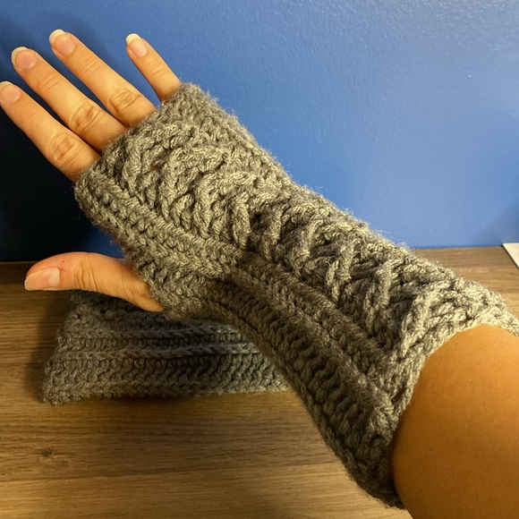 Knit Hand Warmers - Picture 4 of 4